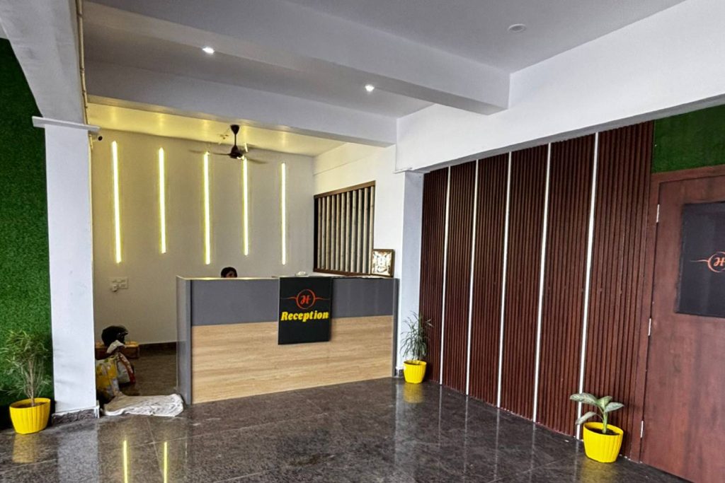 : Anniversary Hotel Stay in Greater Noida