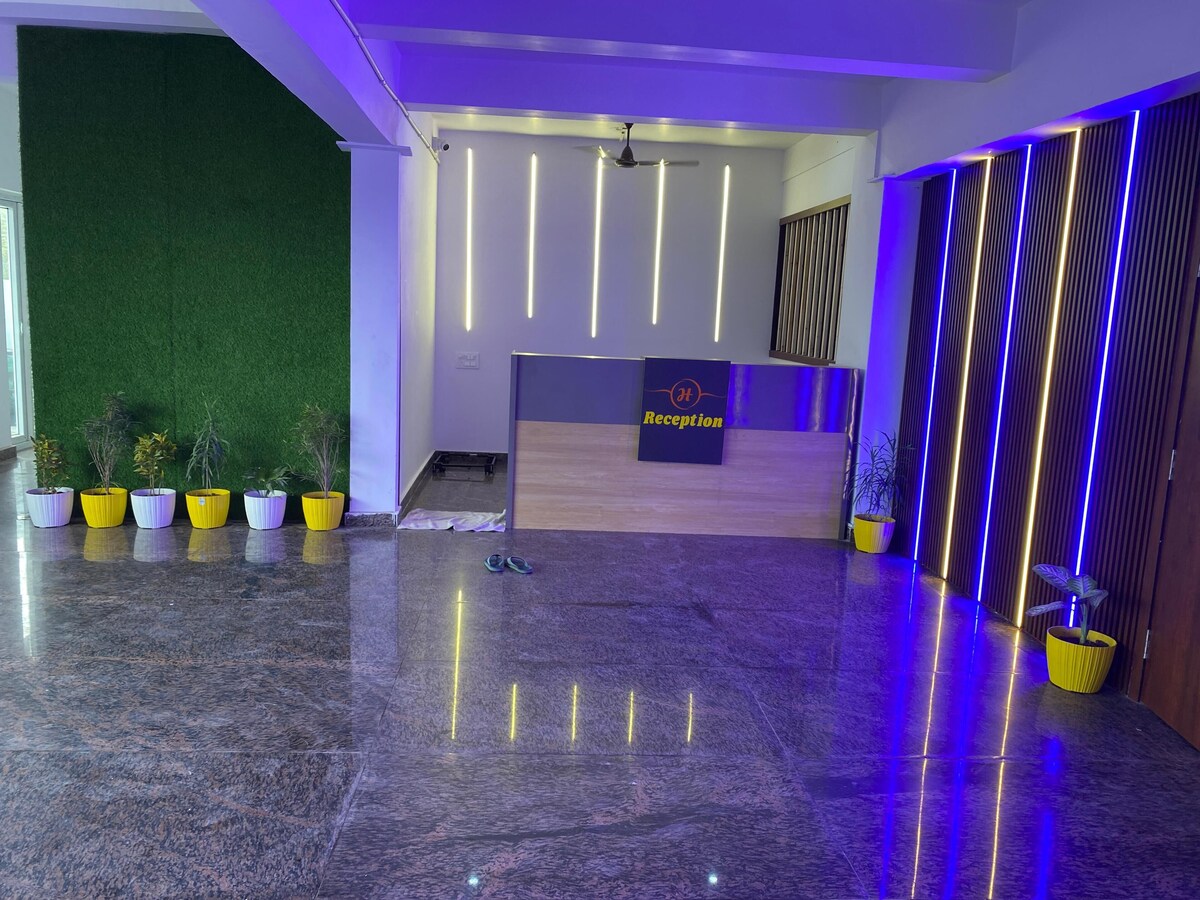 best hotel in Surajpur